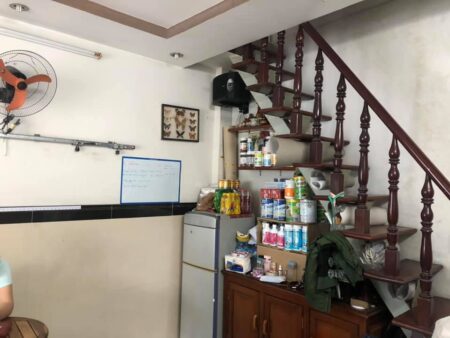 BÁN NHÀ HẺM XE TẢI THÔNG HỒNG LẠC, 3 tầng, sổ vuông, 2.3 tỷ