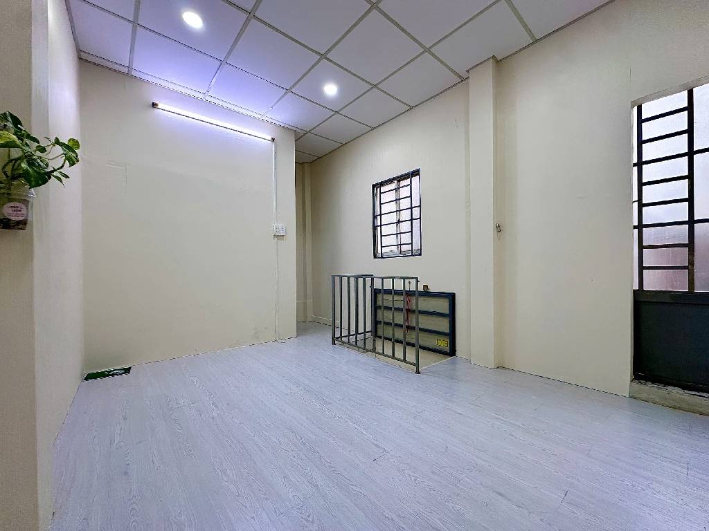 Bán nhà gần mặt tiền Đỗ Đức Dục, 16m2 chỉ 2 tỷ 15 SHR 2 tầng